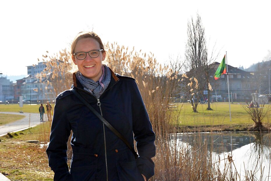 Marlise Gasser vor dem Teich im Liebefeld Park